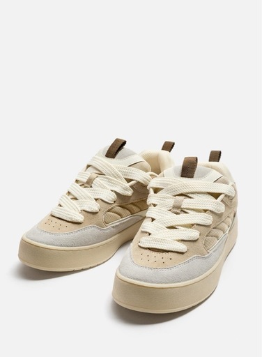 スニーカー ZARA