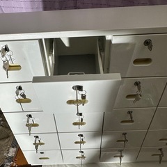 プライスダウン！！鉄枠鍵付き小物入れ！の画像