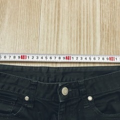 GU【Mサイズ】ブラック　スキニーパンツの画像