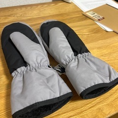 暖かい手袋　防寒防風、撥水、柔らかい肌触り　新品　の画像