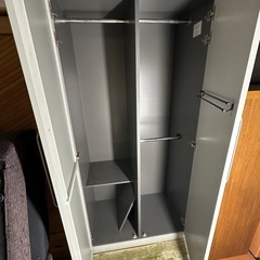 プライスダウン！エナメル調ロッカータンス！！比較的綺麗な商品！の画像