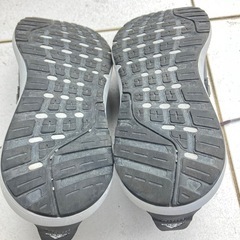 美品 adidas アディダス　ランニングシューズ　25.5cmの画像