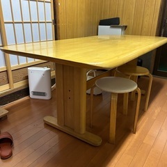 決まりました　机