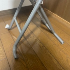 折りたたみ椅子の画像
