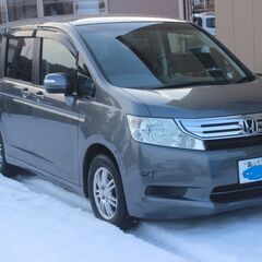 2010年11月式・ホンダステップワゴン4WD・8人乗り・5ドア...