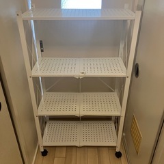 【新品未使用】折り畳める収納ラック4段 ホワイト キャスター付 耐荷重106Kgの画像