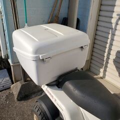 連絡ないので処分します。ジャイロX用？ホンダ純正。リアボックス。の画像
