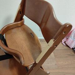 子供用椅子（ベビーチェア）の画像