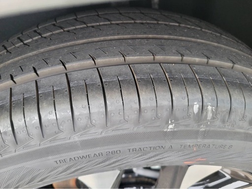 タイヤ4本セット　HONDA ZRV