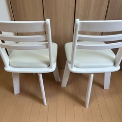 【商談中】白いダイニングチェア2脚セットの画像