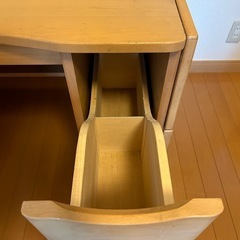 【学習机】karimoku(カリモク家具)/Benesse(ベネッセ)の画像