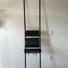 突っ張り式　ウォールラック　美品