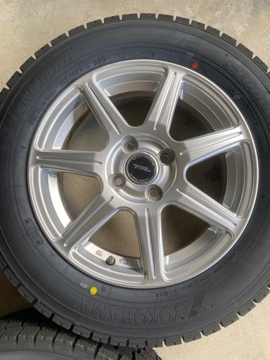15インチ中古美品ホイール 新品ヨコハマスタッドレスタイヤ 185/65/15 コンパクトカーサイズ