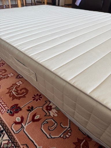 イケアTRYSILダブルベッド+HAFSLOマットレス