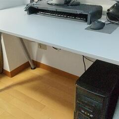 【IKEA】デスク 脚の長さが調節可能の画像
