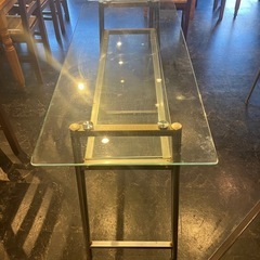 カウンターテーブル（ガラス）の画像