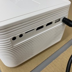 DVDプレイヤー一体型　コンパクトプロジェクター
の画像