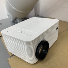 DVDプレイヤー一体型　コンパクトプロジェクター
の画像