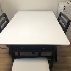 ダイニングテーブルセットの画像