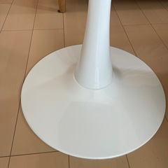 カフェテーブル　直径75センチの画像