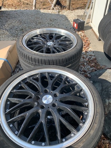 ロクサーニ19インチ