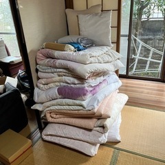 布団差し上げます。