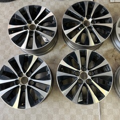値下げ⭐️格安（中古・美品）TOYOTA純正アルミホイールのみ１...