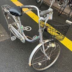【リサイクルショップどりーむ鹿大前店】No.51　自転車　ママチャリ　24インチ　シルバー　ライト付き　鍵なしの画像