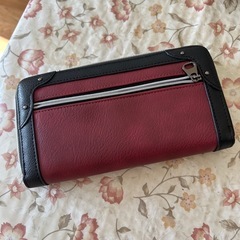 エンジ色の財布❣️の画像