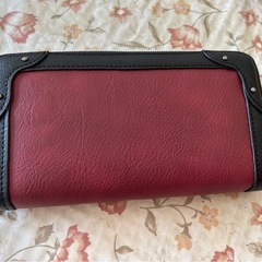 エンジ色の財布❣️の画像