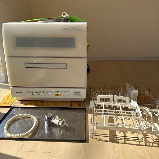 Panasonic 食器洗い乾燥機　NP-TR9-W 2016年製　KVK用分岐水栓付き