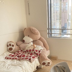 大きなクマのぬいぐるみ