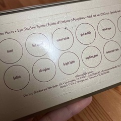 stila cosmetics アイシャドウパレットの画像