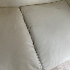 スタジオで使用してた2人掛けソファの画像
