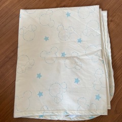 ディズニー柄　防水シーツ