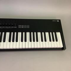 Novation launchkey 88 midi keyboardの画像