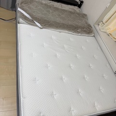 【2年のみ使用】LOWYA  セミダブルベッド　フレーム付