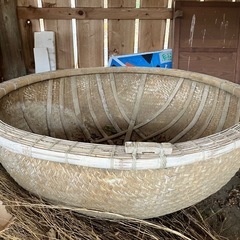 ベトナム伝統のお椀の船
