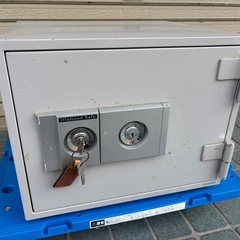 金庫★カギ付き 耐火金庫