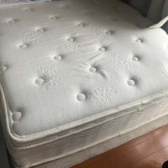 セミダブルベッドの画像