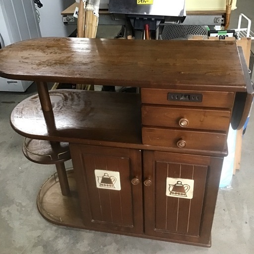 キッチン家具　木製　引き出し