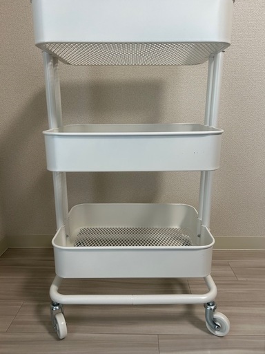 エステサロン開業の方必見‼️ IKEA ワゴン　白　蓋付き