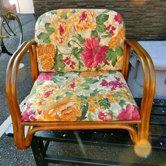 美品 肘付き 座椅子 ローチェア ラタン 椅子  籐家具 アジアン エスニック アバカ 編み物 椅子の画像