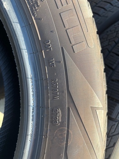 【美品23年】スタッドレス4本　ピレリ225/60/R18