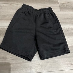 TIGORA ショートパンツ・adidas ライトブルーTシャツの画像