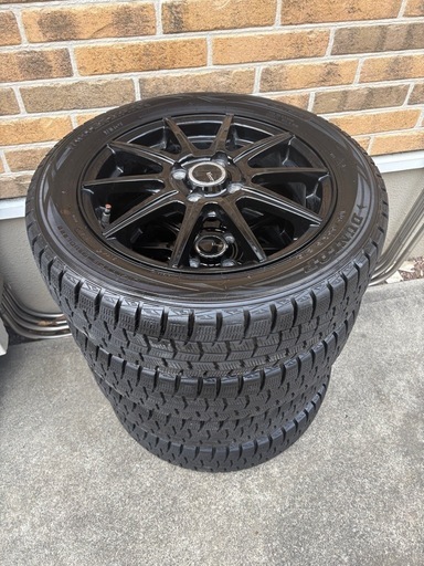 スタッドレスタイヤ4本セット　165/65R15