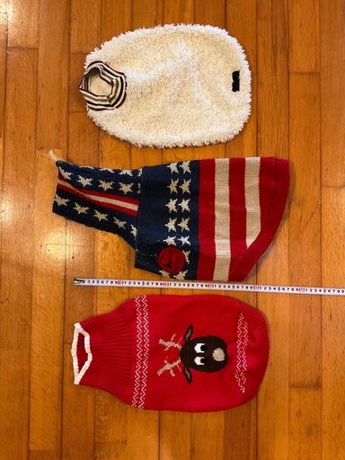 アンチノール➕と老犬用フード、おやつ、冬用ウエア、まとめてお譲りします。