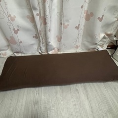 ニトリ　抱き枕　　低反発