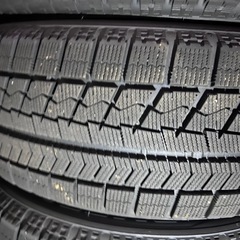車のパーツ タイヤ、ホイールの画像