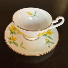 万葉の花　カップ&ソーサー　すみれ　なでしこ　やまぶき　高級磁気製　1983の画像
